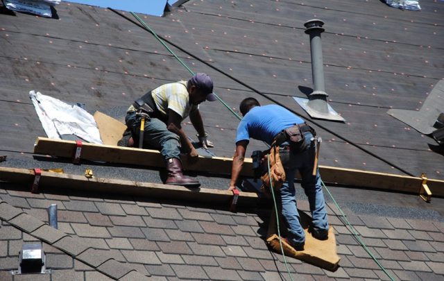 Why Fall Is So Crucial For Roof Repair And Maintenance?